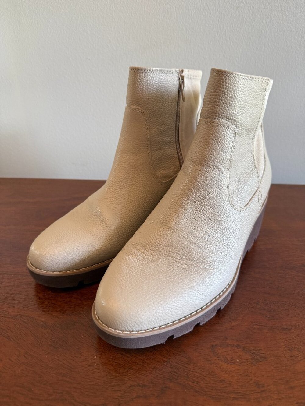 Vionic Ariana Zip Short Boots Women's 8.5 Wide Oatmeal NEW Comfort Ankle Boots